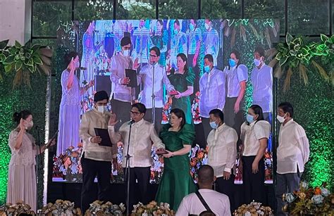 Rizal's newly elected officials take oath .